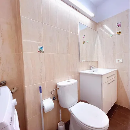 1 Bedroom In Torres De Yomely, *
